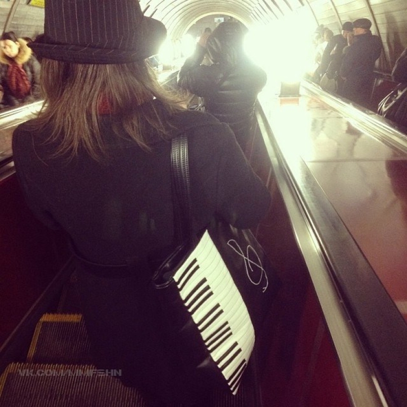 Gente de moda del metro de Moscú Gente de moda del metro de Moscú