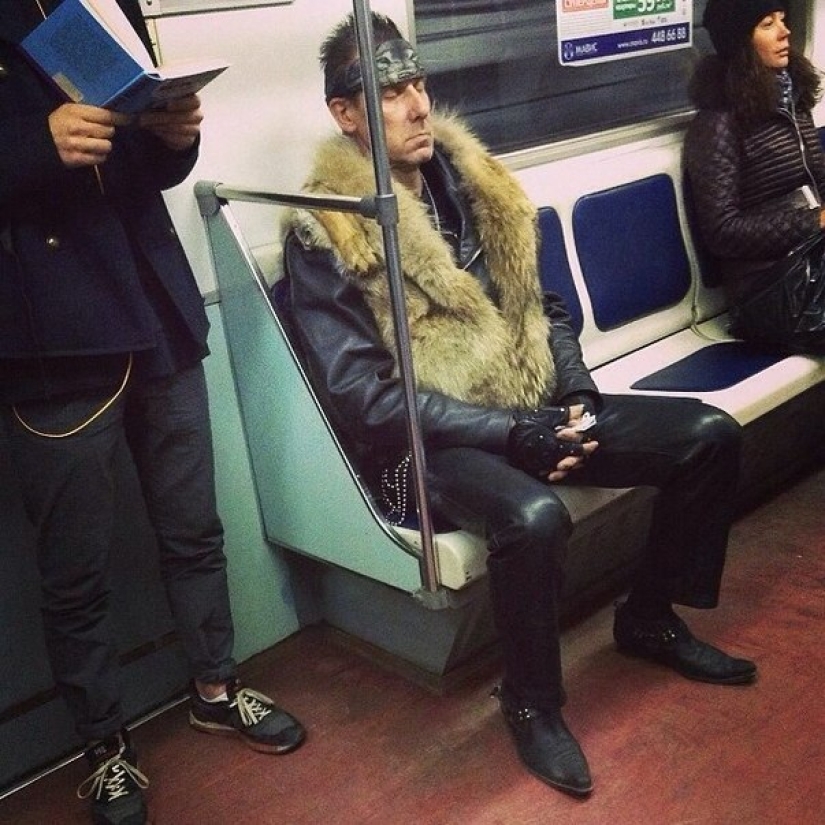 Gente de moda del metro de Moscú Gente de moda del metro de Moscú