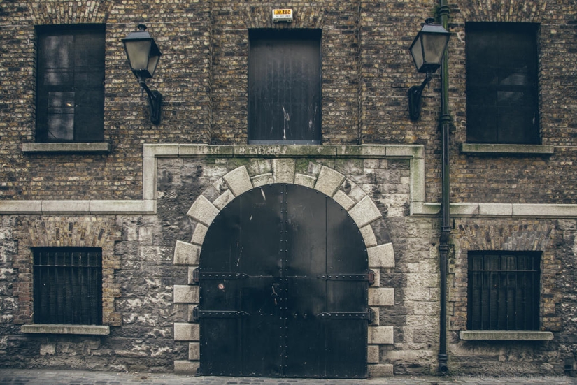 Geografía interesante - puertas en diferentes partes de Europa