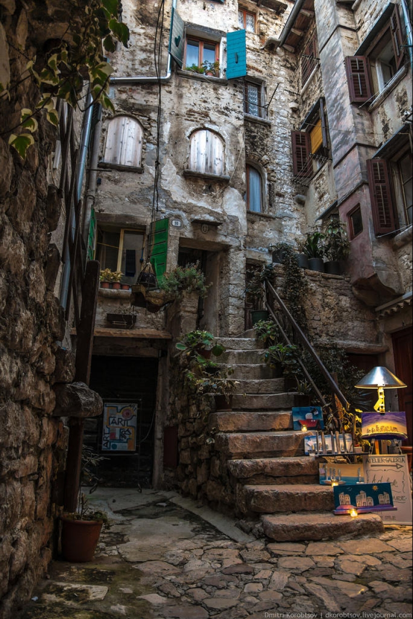 Geografía interesante - puertas en diferentes partes de Europa