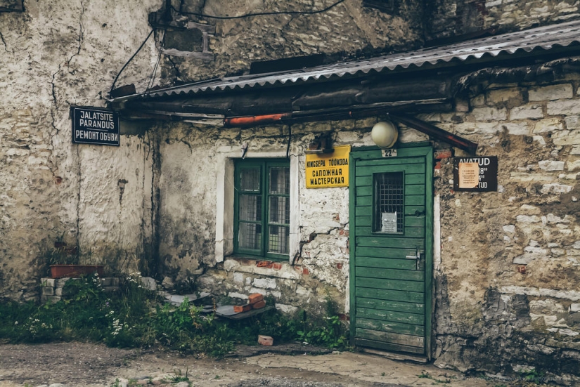 Geografía interesante - puertas en diferentes partes de Europa