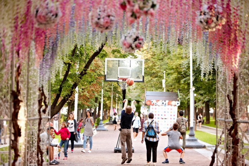Giant chess and ballet school from the choreographers of the Bolshoi Theater Giant chess and ballet school from the choreographers of the Bolshoi Theater