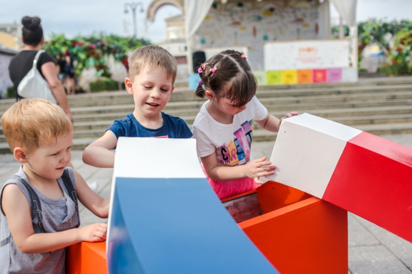Giant chess and ballet school from the choreographers of the Bolshoi Theater Giant chess and ballet school from the choreographers of the Bolshoi Theater