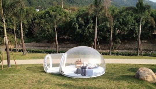 Glamorous camping: a transparent tent for maximum rapprochement with nature Glamorous camping: a transparent tent for maximum rapprochement with nature