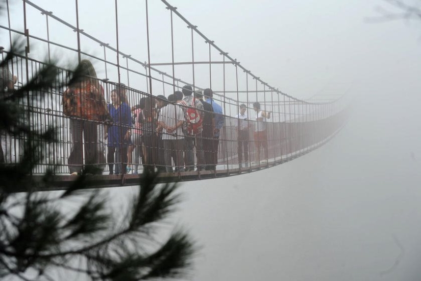 Glass bridge for thrill seekers