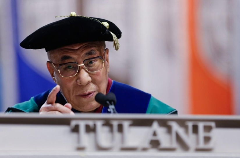 Graduation ceremonies around the world