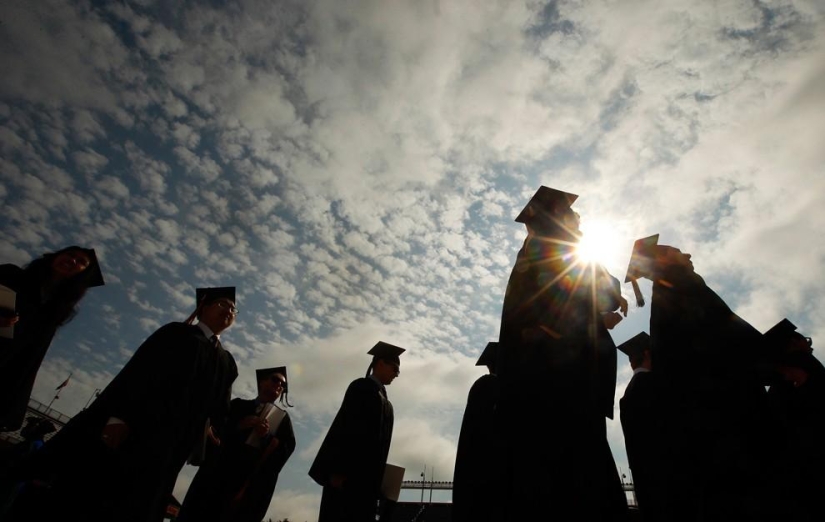 Graduation ceremonies around the world