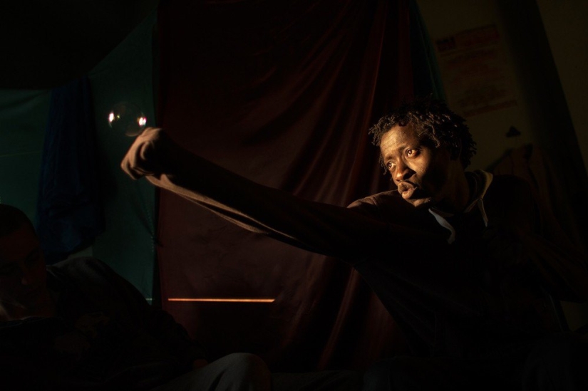 Guía de okupas londinenses en un proyecto fotográfico de Corinna Kern