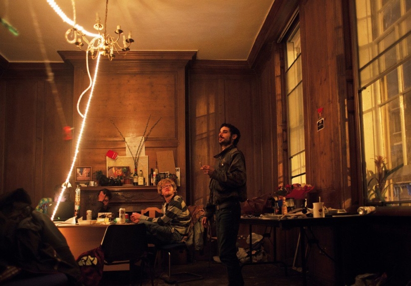 Guía de okupas londinenses en un proyecto fotográfico de Corinna Kern