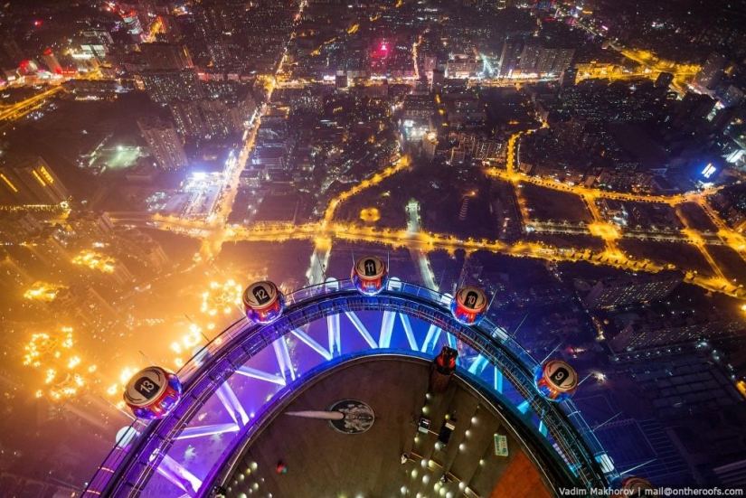 Guangzhou: Roofs and Slums