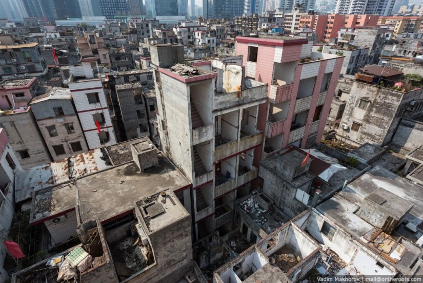 Guangzhou: Roofs and Slums
