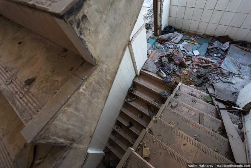 Guangzhou: Roofs and Slums