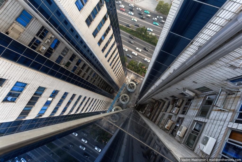 Guangzhou: Roofs and Slums