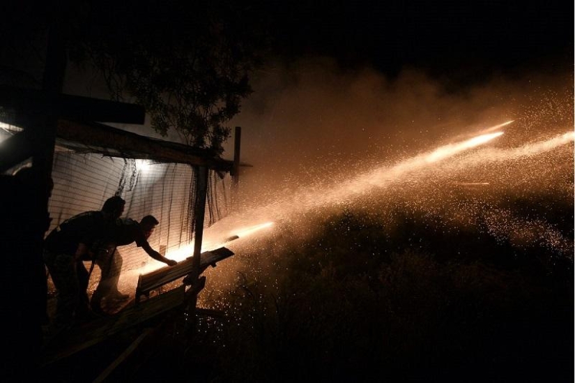 Guerra de cohetes en la celebración de Semana Santa Guerra de cohetes en la celebración de Semana Santa