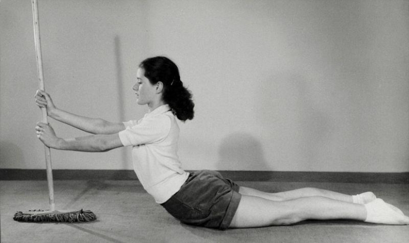 Gymnastics for housewives without leaving the daily routine
