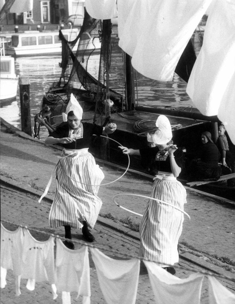 Gymnastics for housewives without leaving the daily routine