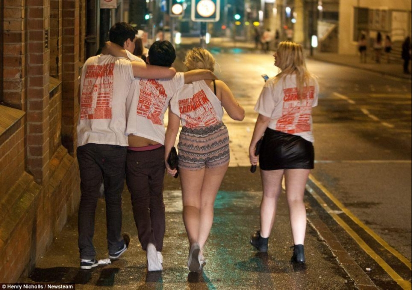 Half-naked drunk students of Britain - this is how the "Massacre" 2014 went