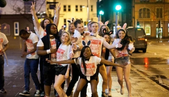 Half-naked drunk students of Britain - this is how the &quot;Massacre&quot; 2014 went