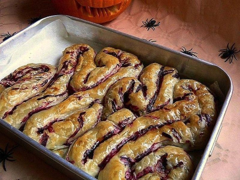 Halloween Dishes: Delicious but looks awful Halloween Dishes: Delicious but looks awful