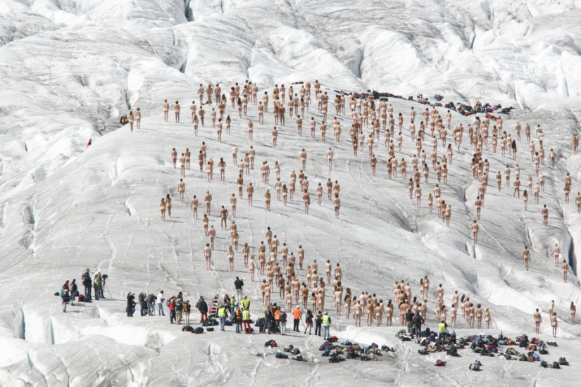Hambruna: Spencer Tunick volverá a desnudar a todos