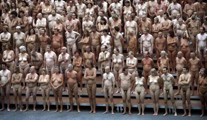 Hambruna: Spencer Tunick volverá a desnudar a todos