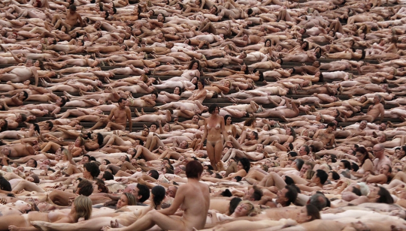 Hambruna: Spencer Tunick volverá a desnudar a todos