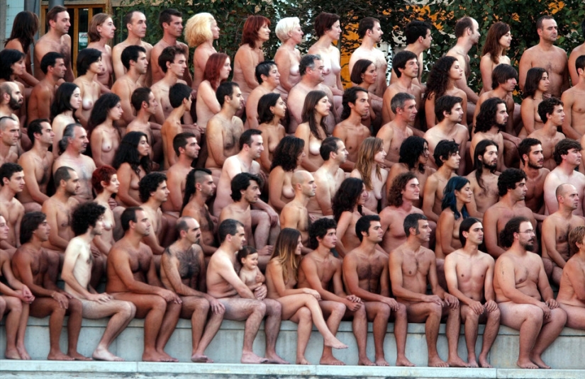 Hambruna: Spencer Tunick volverá a desnudar a todos