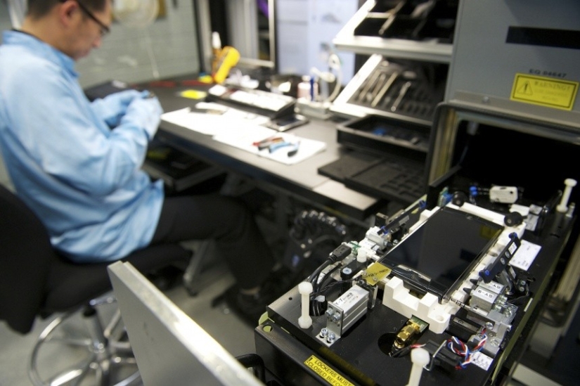 Handmade in England: how Vertu is made - the most expensive smartphones in the world Handmade in England: how Vertu is made - the most expensive smartphones in the world