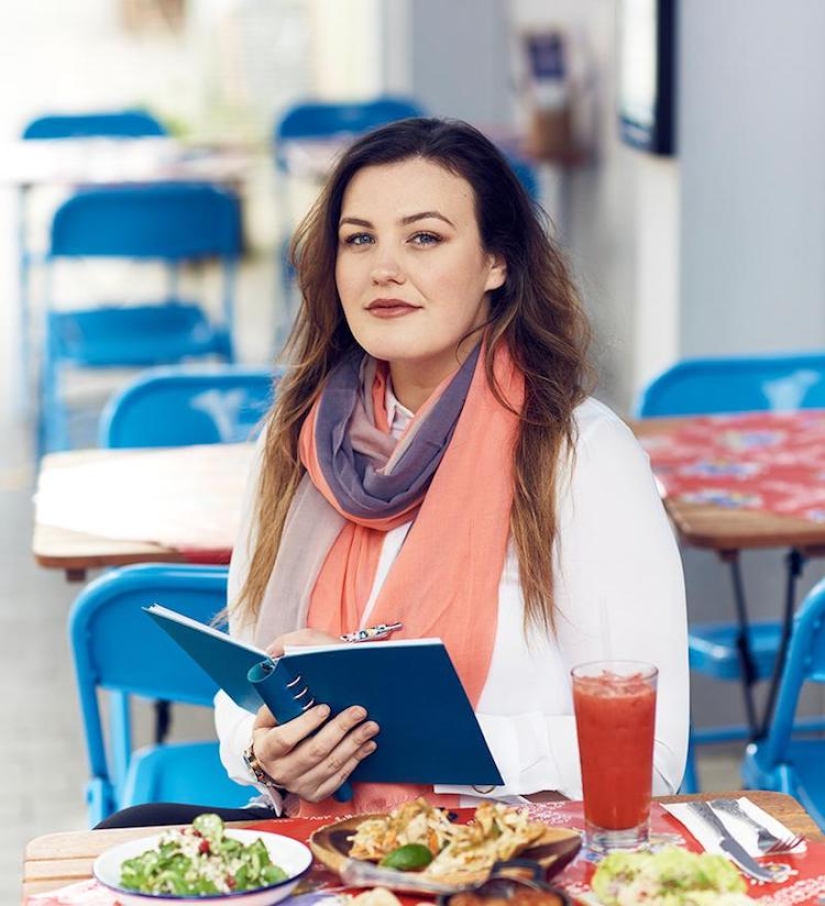 Hay un trabajo así: cenar en los mejores restaurantes y recibir un pago por ello