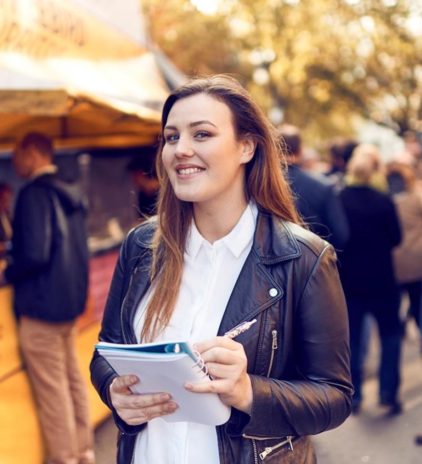 Hay un trabajo así: cenar en los mejores restaurantes y recibir un pago por ello