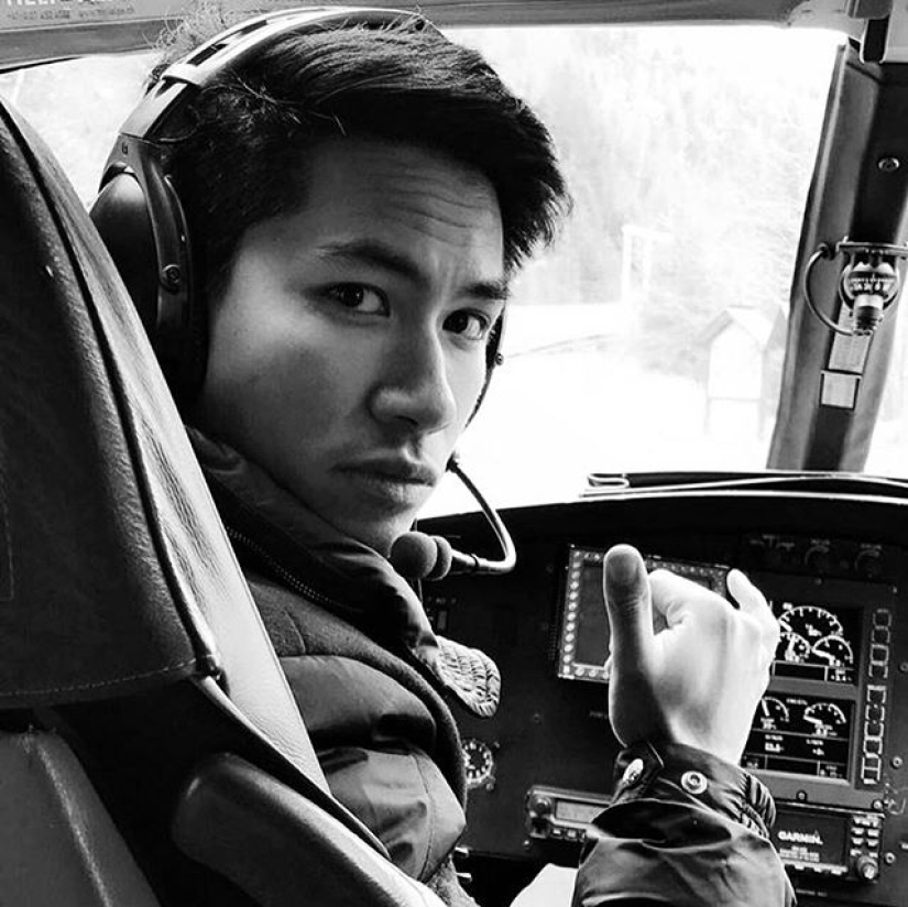 He is on a horse, but you are not: the Muslim prince is recognized as the most desirable bachelor of the planet He is on a horse, but you are not: the Muslim prince is recognized as the most desirable bachelor of the planet