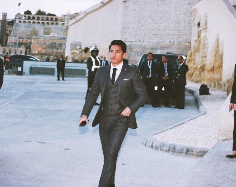 He is on a horse, but you are not: the Muslim prince is recognized as the most desirable bachelor of the planet He is on a horse, but you are not: the Muslim prince is recognized as the most desirable bachelor of the planet