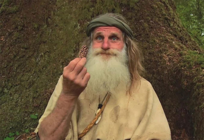 He lives in the woods, doesn't wear shoes and brushes his teeth with a pine cone He lives in the woods, doesn't wear shoes and brushes his teeth with a pine cone