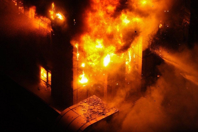 Hellfire in a Chinese skyscraper Hellfire in a Chinese skyscraper