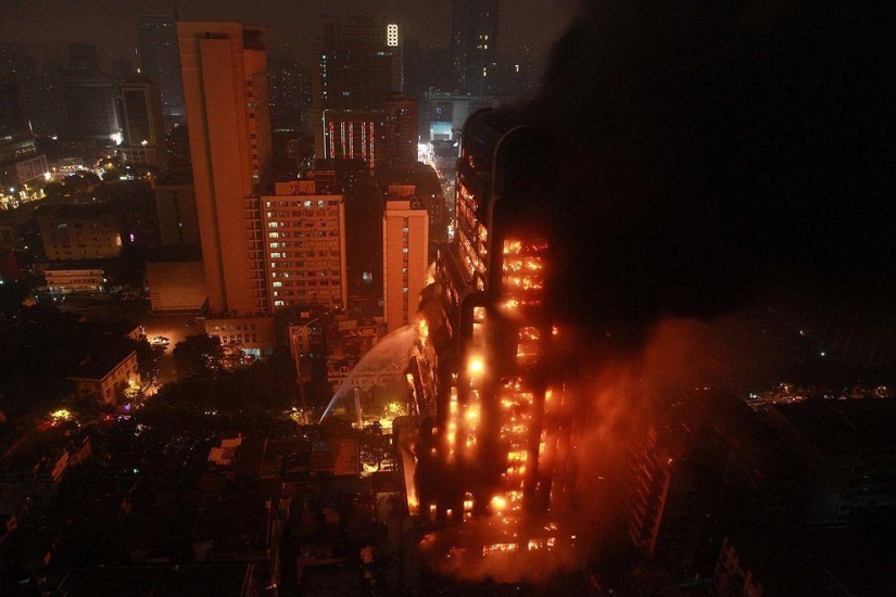 Hellfire in a Chinese skyscraper Hellfire in a Chinese skyscraper
