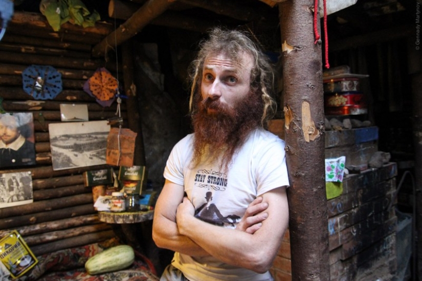 Hermit Yuri. Tipi on the Yaroslavl highway