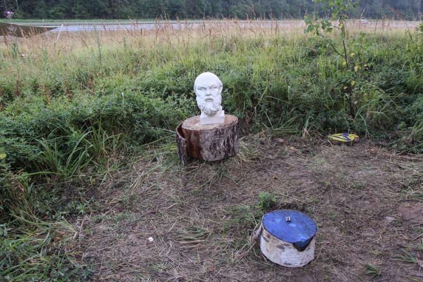 Hermit Yuri. Tipi on the Yaroslavl highway