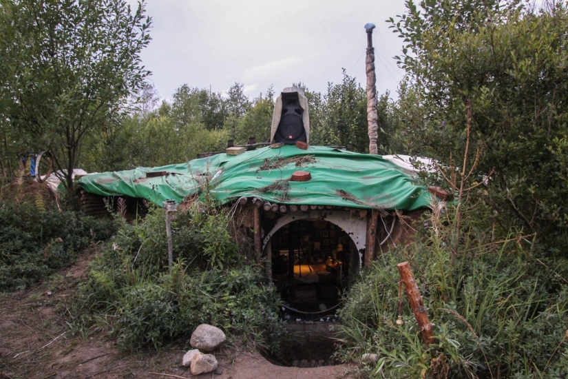 Hermit Yuri. Tipi on the Yaroslavl highway