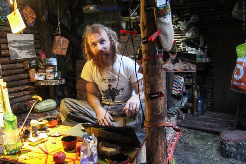 Hermit Yuri. Tipi on the Yaroslavl highway