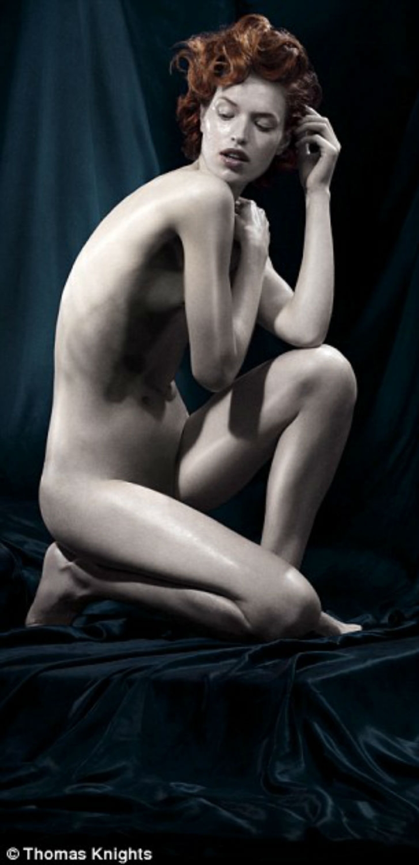 Hermosas, famosas, pelirrojas y desnudas posando para una sesión de fotos única