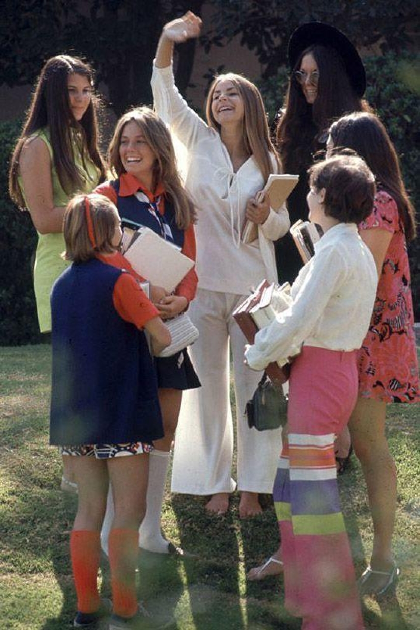 High school girls, 1969