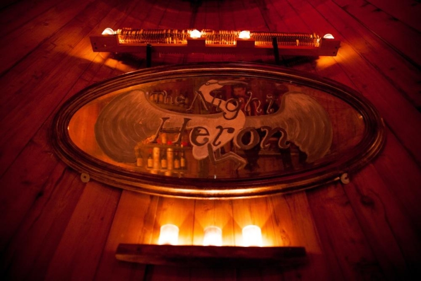 Hipster's Nest es un bar secreto en Manhattan Hipster's Nest es un bar secreto en Manhattan