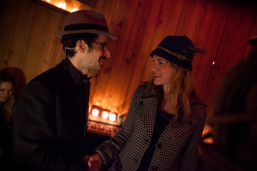 Hipster's Nest es un bar secreto en Manhattan Hipster's Nest es un bar secreto en Manhattan