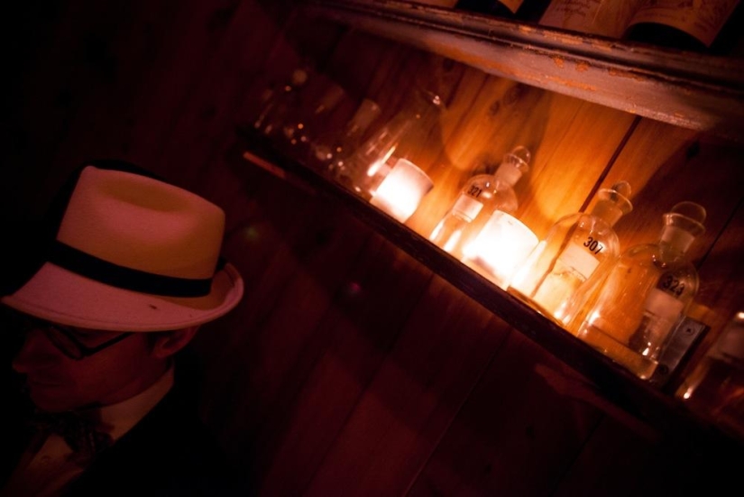 Hipster's Nest es un bar secreto en Manhattan Hipster's Nest es un bar secreto en Manhattan