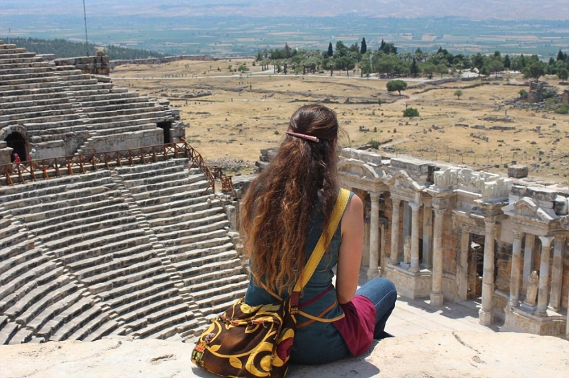 Hitchhiking around the planet: a woman alone drove 70 thousand kilometers almost for free Hitchhiking around the planet: a woman alone drove 70 thousand kilometers almost for free