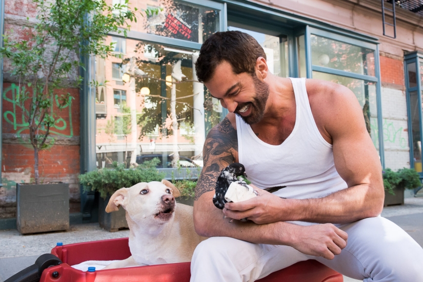 Hombres hermosos y los animales que salvaron. La dulzura es extraordinaria!