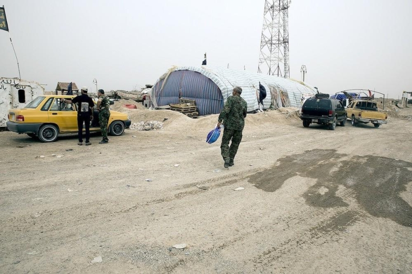 Hombres que renunciaron a sus trabajos y se fueron a luchar contra ISIS Hombres que renunciaron a sus trabajos y se fueron a luchar contra ISIS