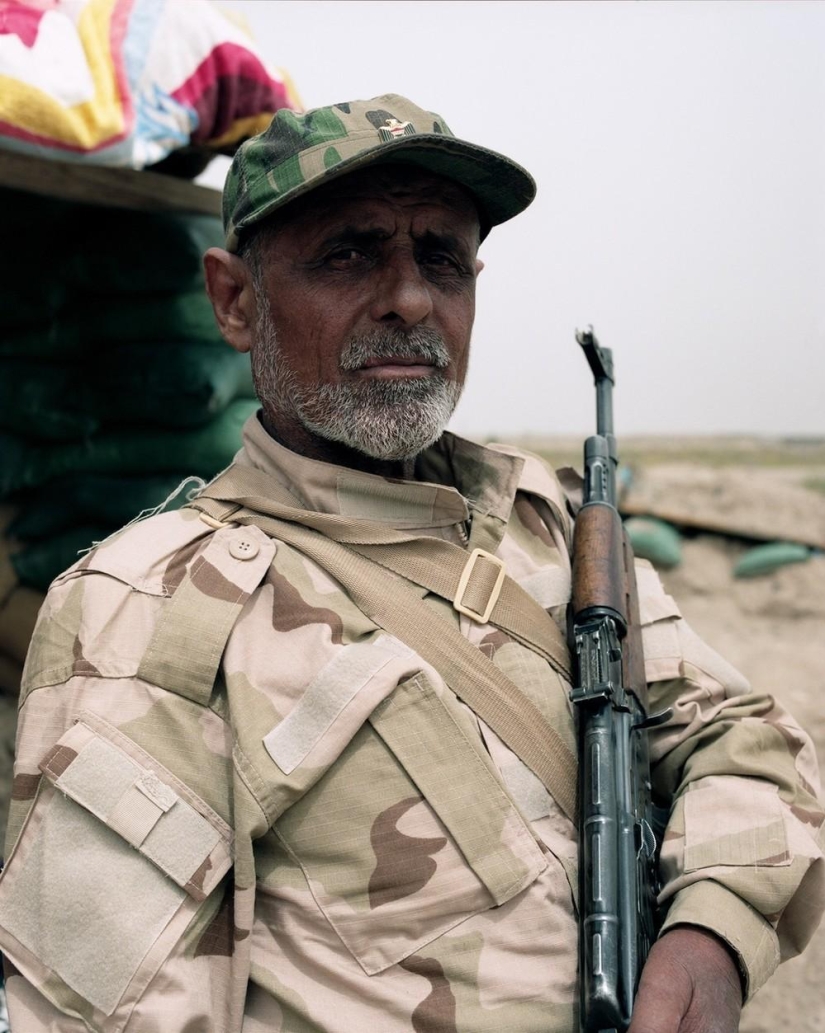 Hombres que renunciaron a sus trabajos y se fueron a luchar contra ISIS Hombres que renunciaron a sus trabajos y se fueron a luchar contra ISIS