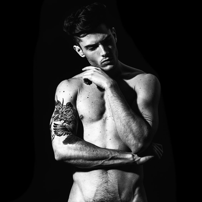 Hombres tatuados desnudos: en primer lugar, ¡es hermoso! Hombres tatuados desnudos: en primer lugar, ¡es hermoso!