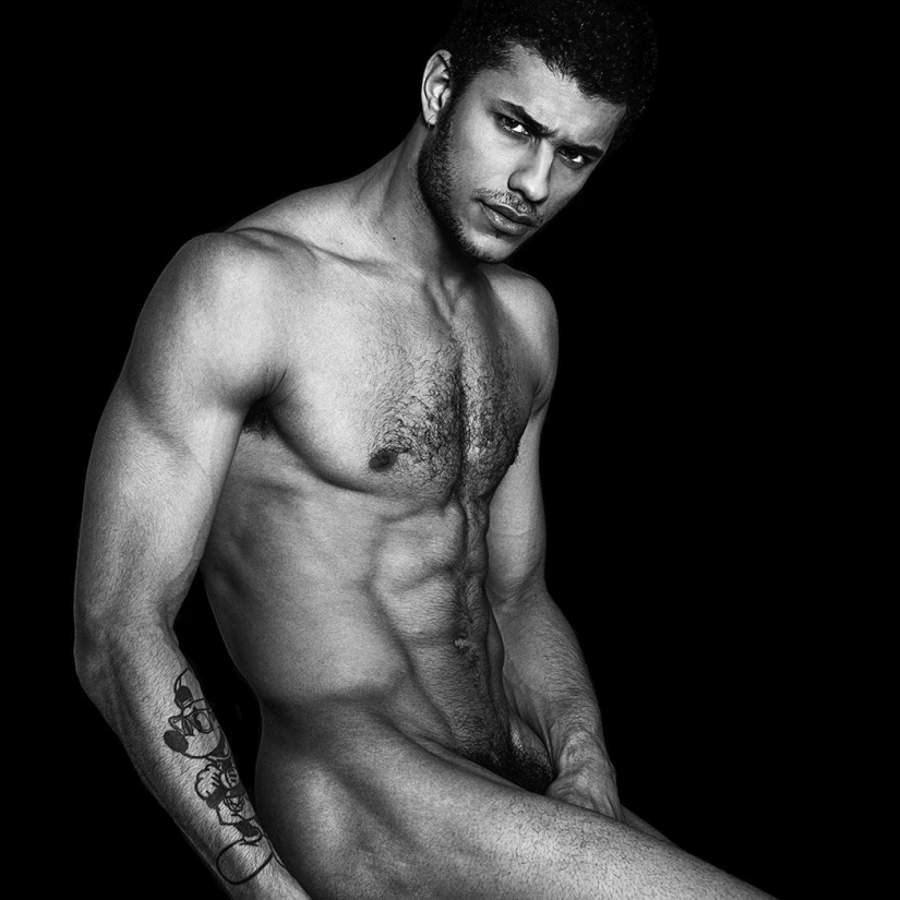 Hombres tatuados desnudos: en primer lugar, ¡es hermoso! Hombres tatuados desnudos: en primer lugar, ¡es hermoso!